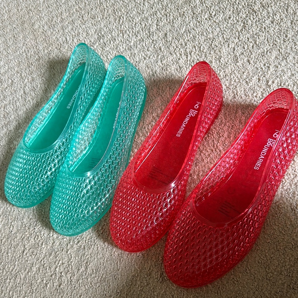 No Boundaries Red and Blue Flats with Perforated Design